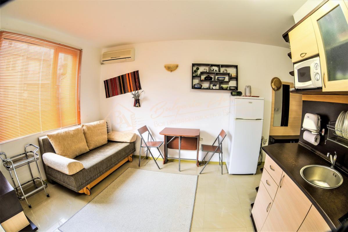 Cosy 1-bedroom apartment with its own parking near the sea, Sunny Beach