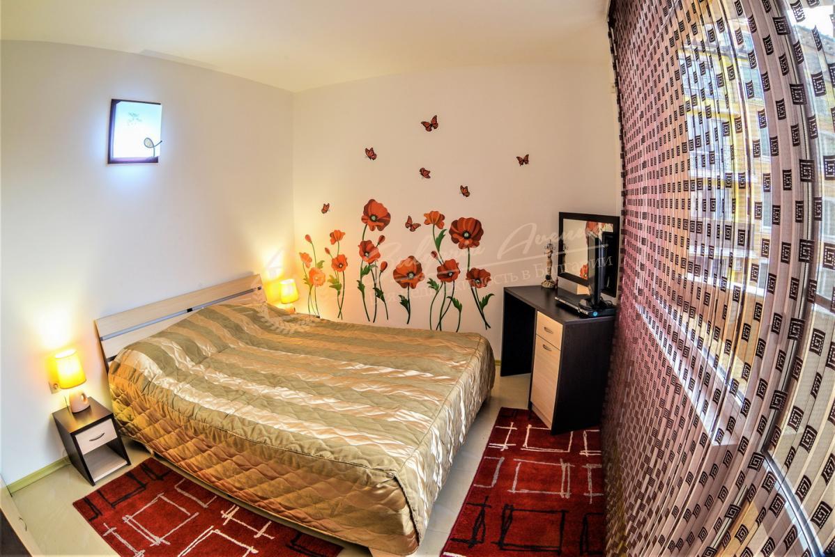 Cosy 1-bedroom apartment with its own parking near the sea, Sunny Beach