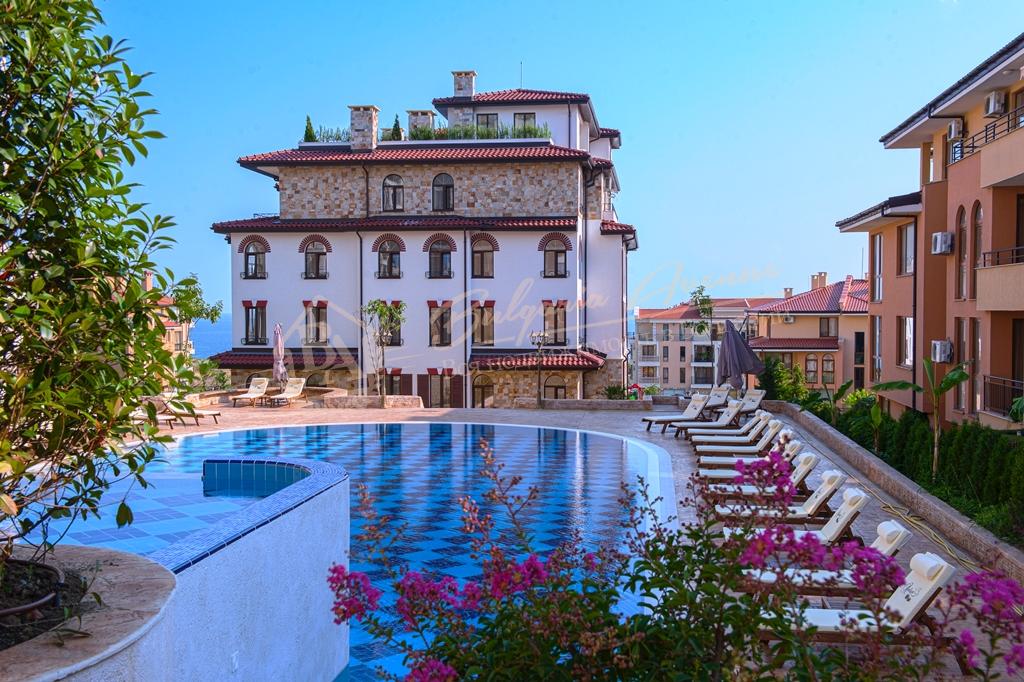 1-Bedroom Apartment in an Elite Residential Complex 100 m from the Sea, Sveti Vlas