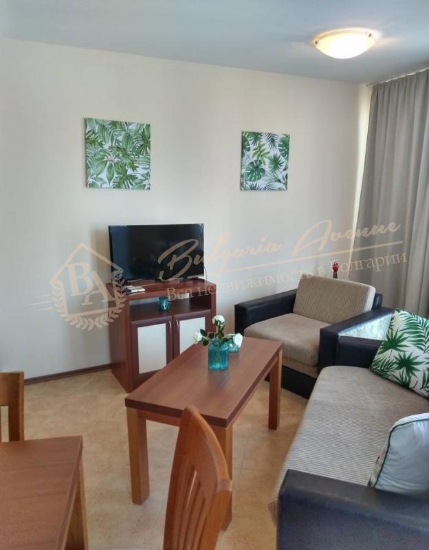 Cosy Two-Bedroom Apartment with French Windows in Sunny Beach