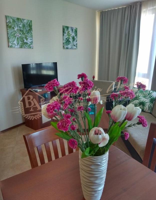 Cosy Two-Bedroom Apartment with French Windows in Sunny Beach