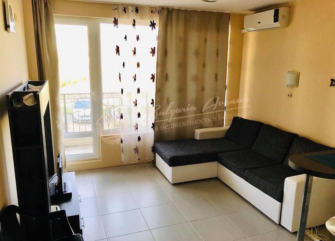 Furnished apartment with no maintenance fee just 5 minutes from the beach