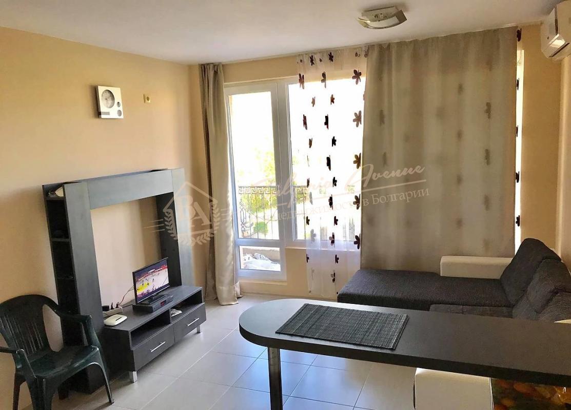Furnished apartment with no maintenance fee just 5 minutes from the beach
