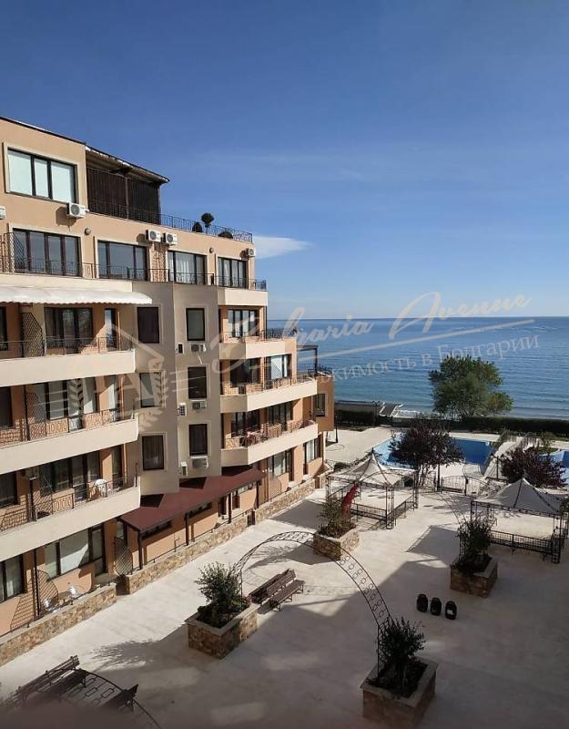 New, spacious, two-bedroom apartment on the first line in Ravda