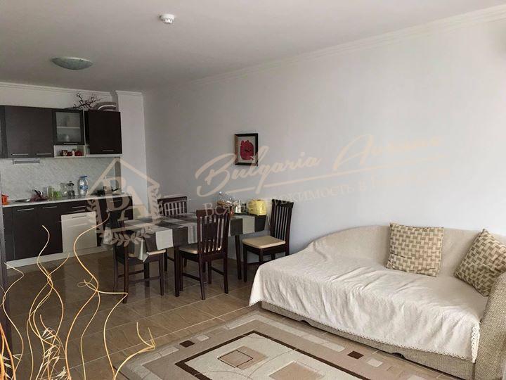 Two-bedroom apartment with sea view in the prestigious area of Sveti Vlas