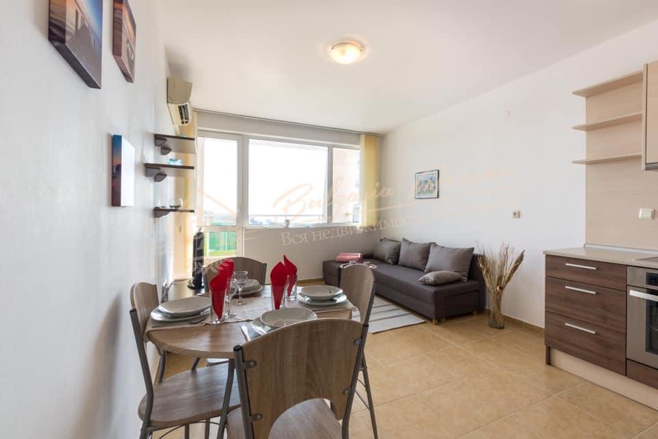 Furnished apartment on the first line with stunning sea views in Ravda