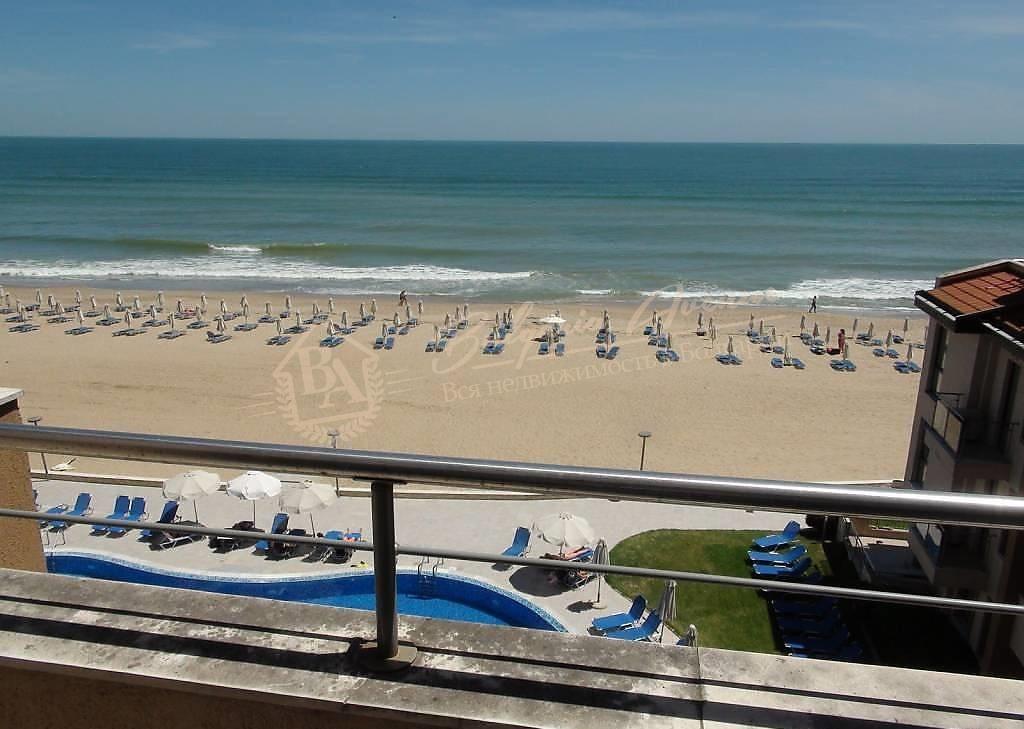 Spacious two-bedroom apartment with sea view on the first line, Obzor