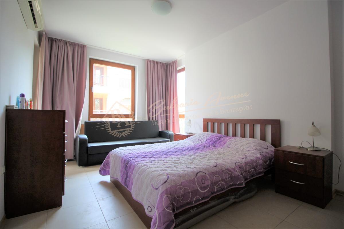 Spacious 1-bedroom apartment with a beautiful terrace in Sunny Beach