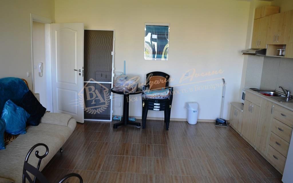 Two-bedroom apartment with sea and vineyard views in Sveti Vlas