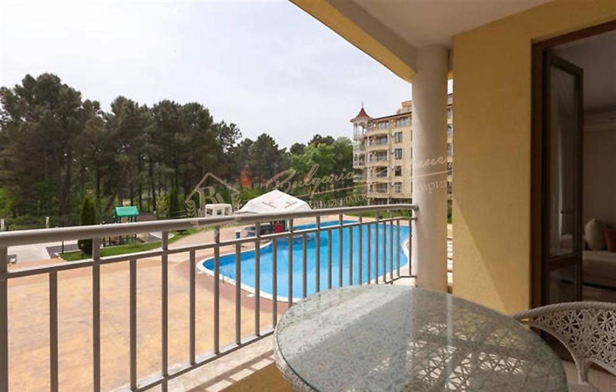 Spacious 1-bedroom apartment by the sea, Sunny Beach