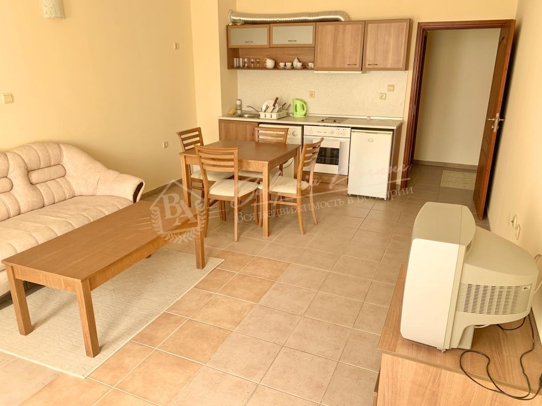 Spacious 1-bedroom apartment by the sea next to the park, Sunny Beach