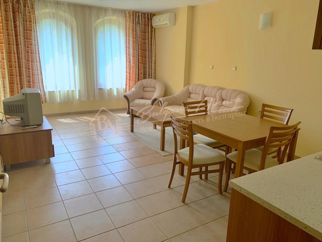 Spacious 1-bedroom apartment by the sea next to the park, Sunny Beach