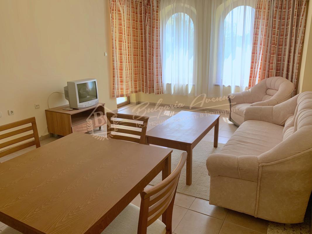 Spacious 1-bedroom apartment by the sea next to the park, Sunny Beach