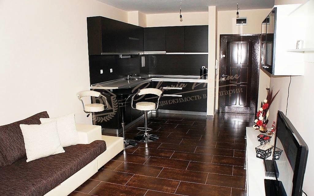 Two-Bedroom Furnished Apartment on the Coast in Ravda