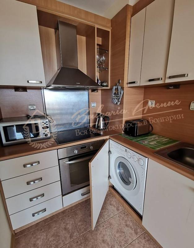 Apartment in a residential building with sea view in the central part of Sveti Vlas