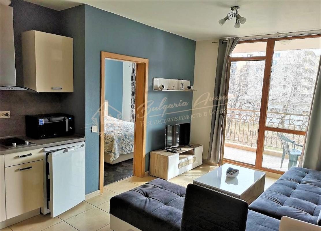 Furnished two-bedroom apartment 150 m from the sea, Sunny Beach