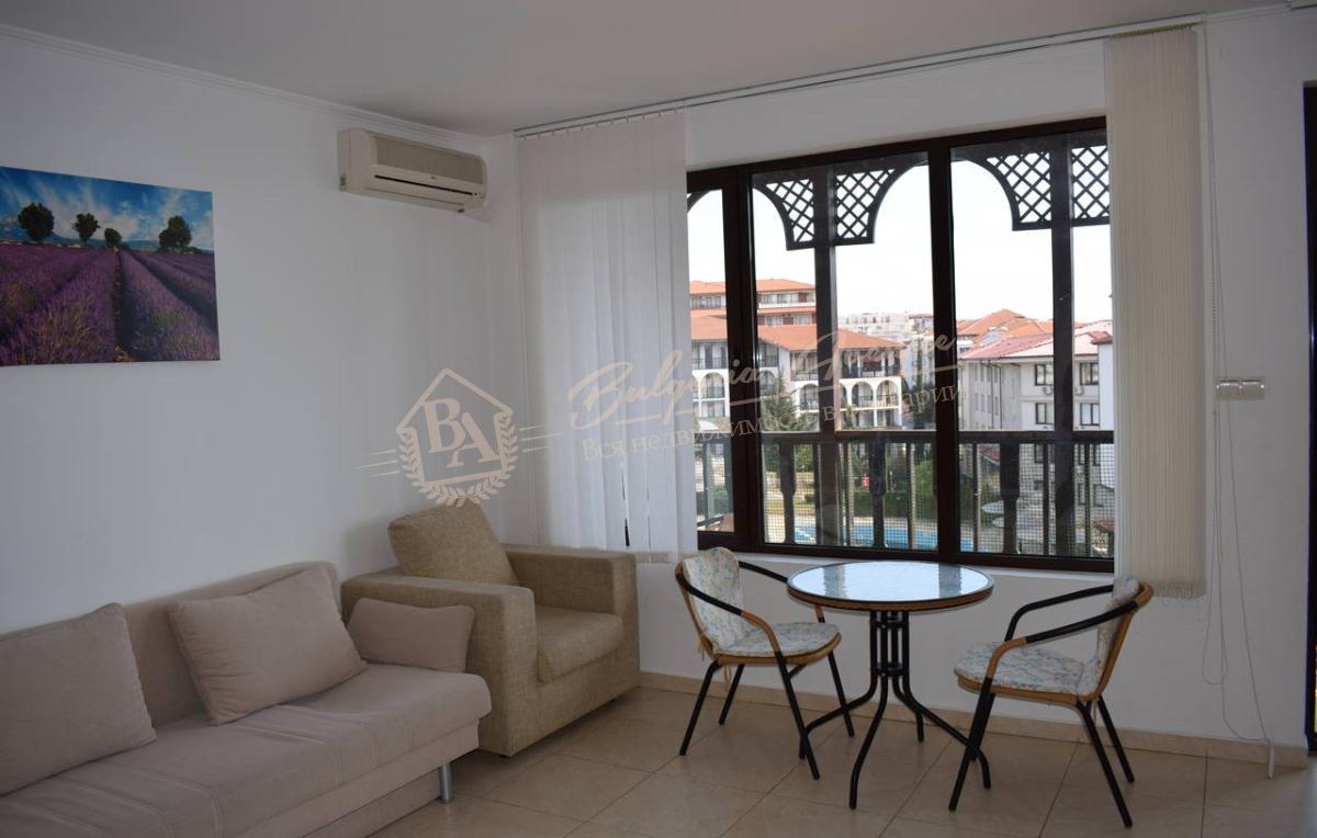 Cosy two-bedroom apartment by the sea in the central part of Sveti Vlas