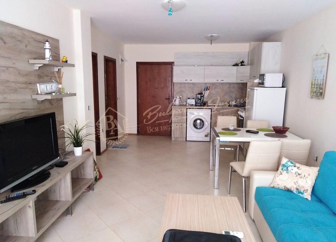 Two-bedroom, designer apartment with sea view on the first line in Byala