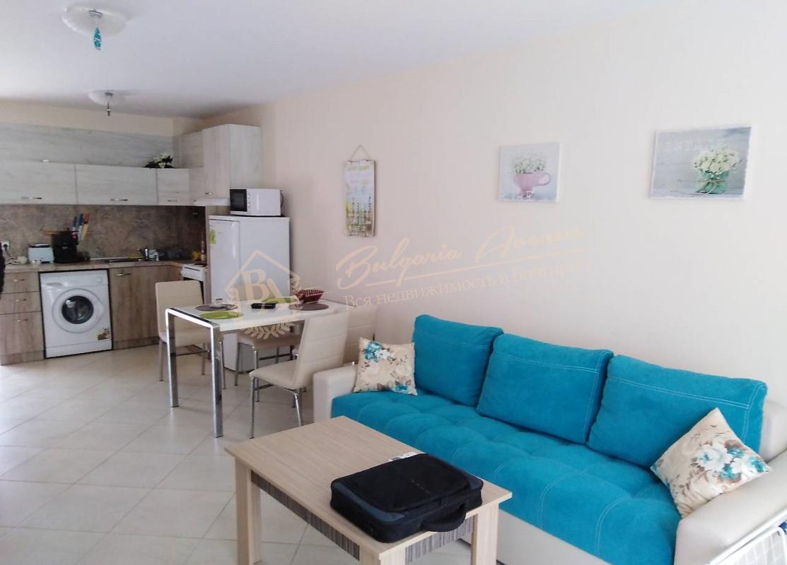 Two-bedroom, designer apartment with sea view on the first line in Byala