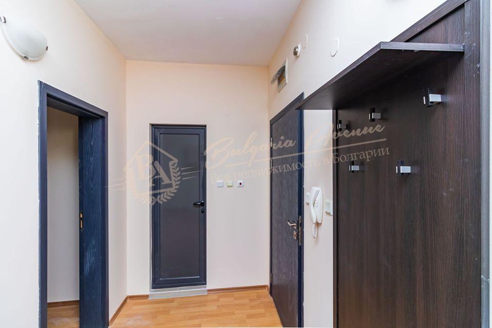 1-Bedroom Apartment in a Gated Complex with Sea View, Golden Sands