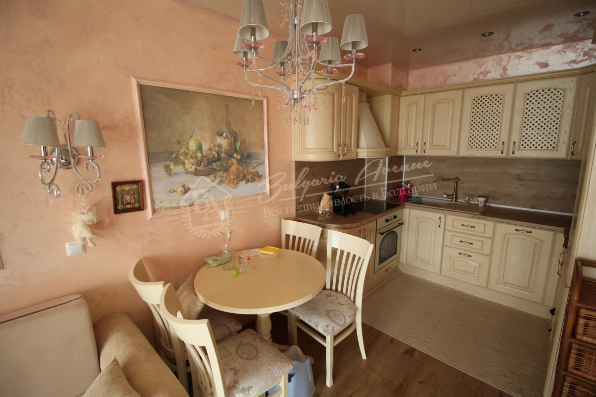 Luxury apartment, beachfront, frontal sea view in Sveti Vlas