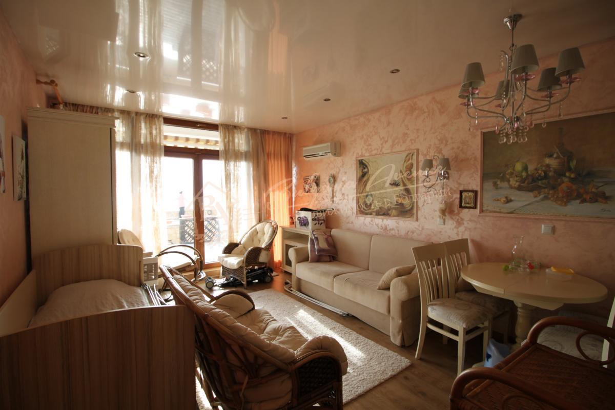Luxury apartment, beachfront, frontal sea view in Sveti Vlas
