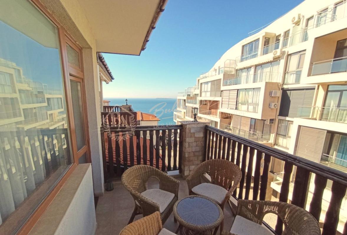 Furnished 1-bedroom apartment with sea view by the beach in Sveti Vlas