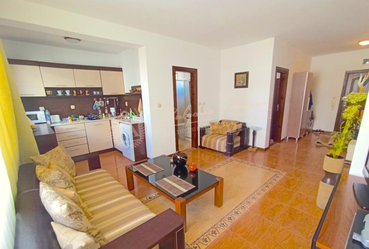 Furnished 1-bedroom apartment with sea view by the beach in Sveti Vlas