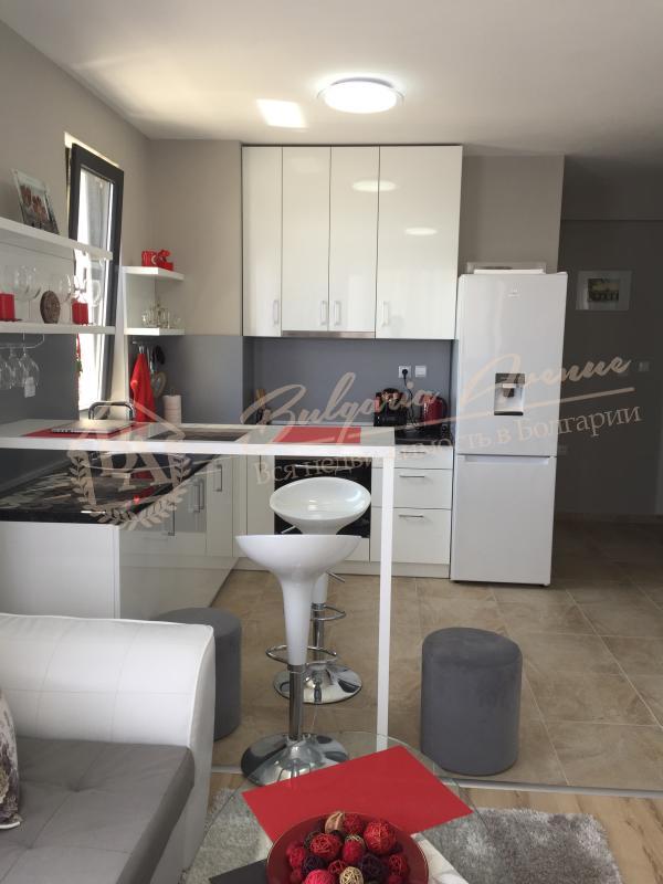 Designer 1-bedroom apartment with sea view in a residential building in Varna