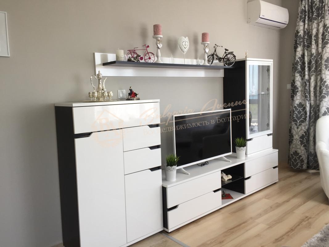 Designer 1-bedroom apartment with sea view in a residential building in Varna
