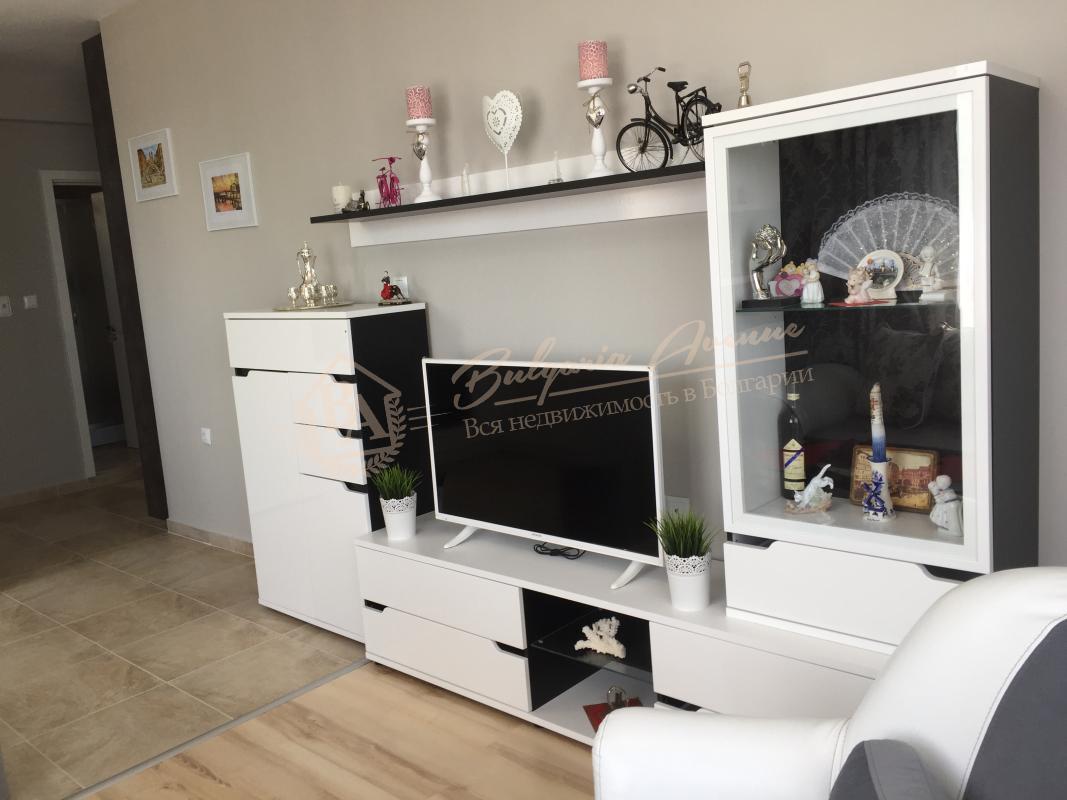 Designer 1-bedroom apartment with sea view in a residential building in Varna