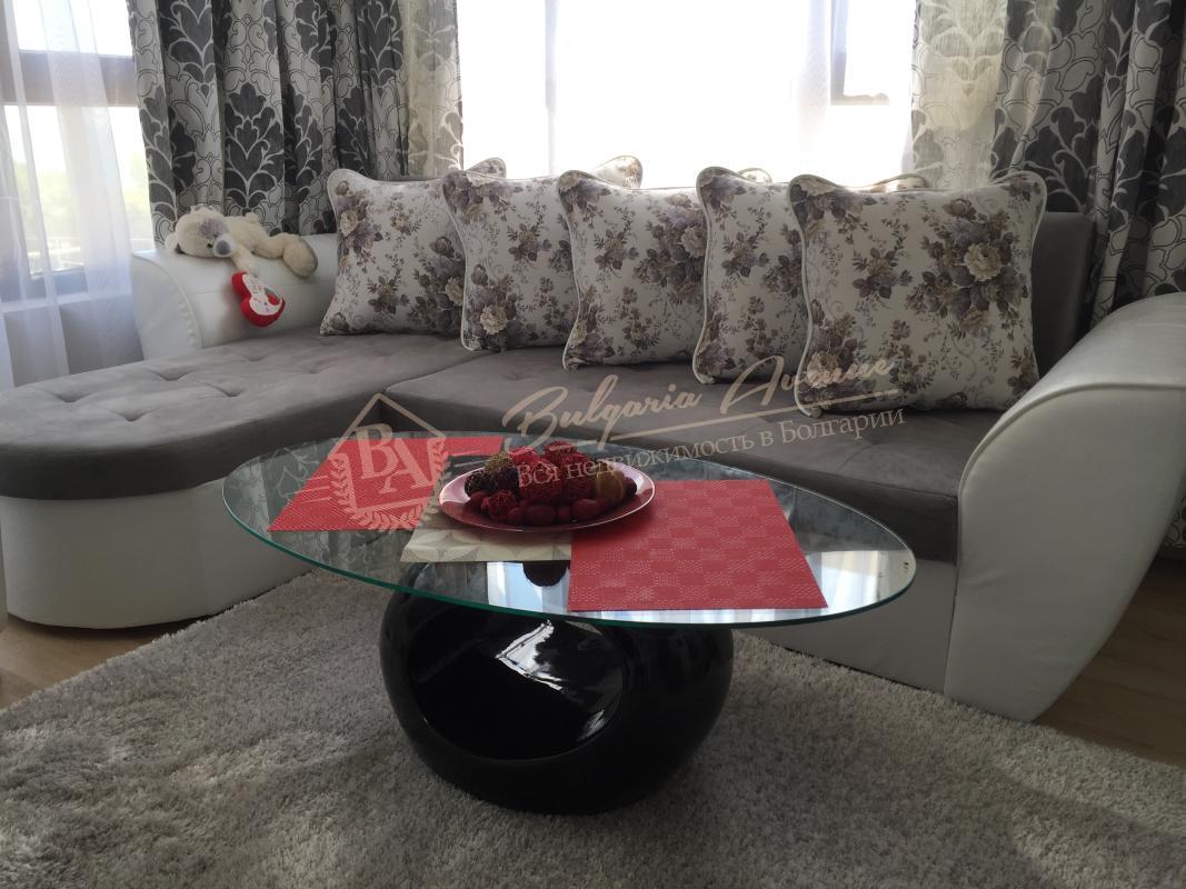 Designer 1-bedroom apartment with sea view in a residential building in Varna