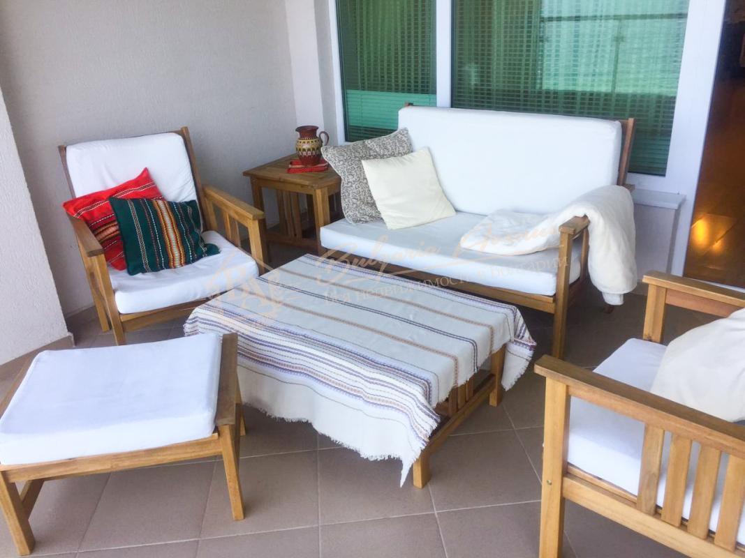 Spacious, elite, two-bedroom apartment with sea view in the town of Byala