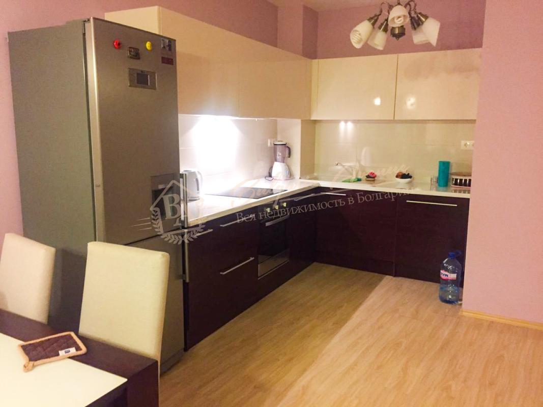 Spacious, elite, two-bedroom apartment with sea view in the town of Byala
