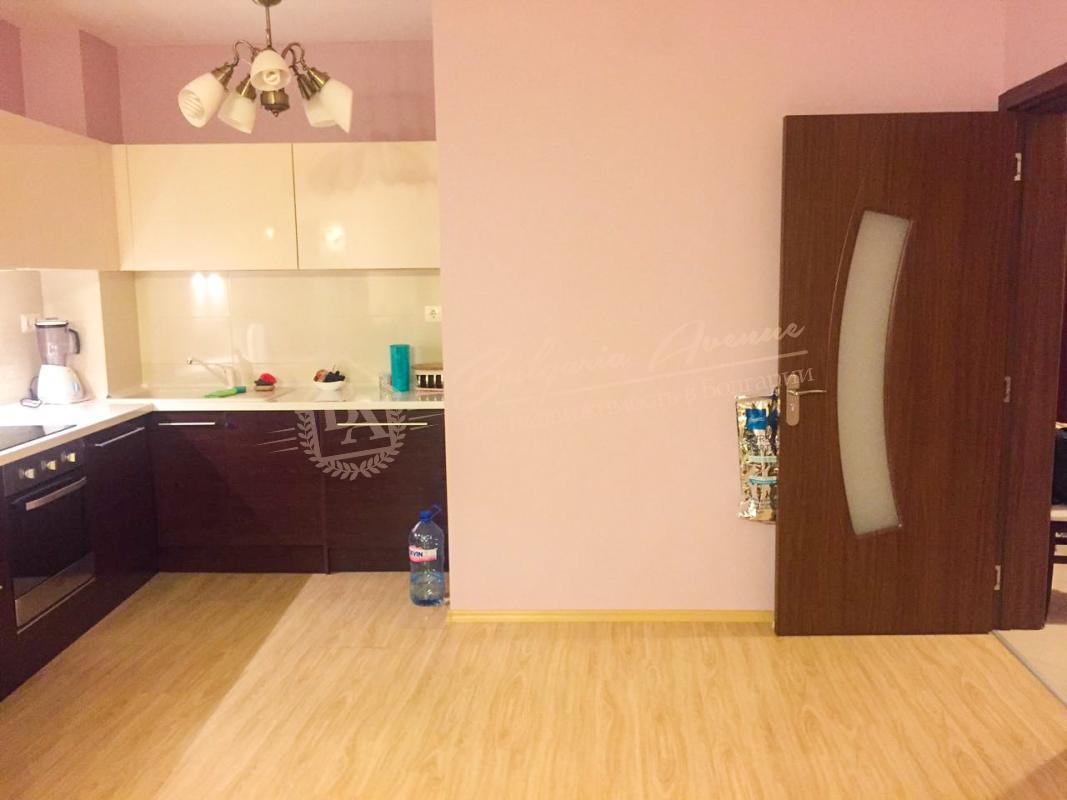 Spacious, elite, two-bedroom apartment with sea view in the town of Byala
