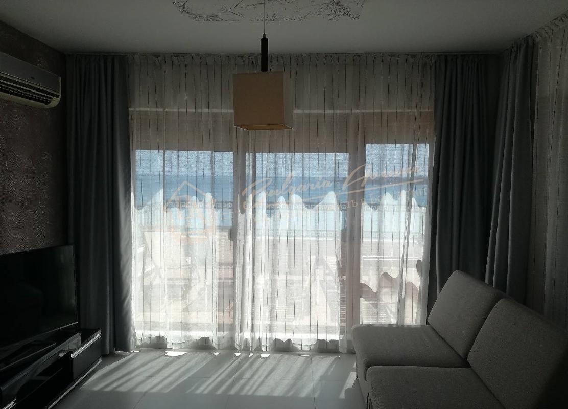 Apartment on the seafront with sea view and spacious terrace in Nessebar