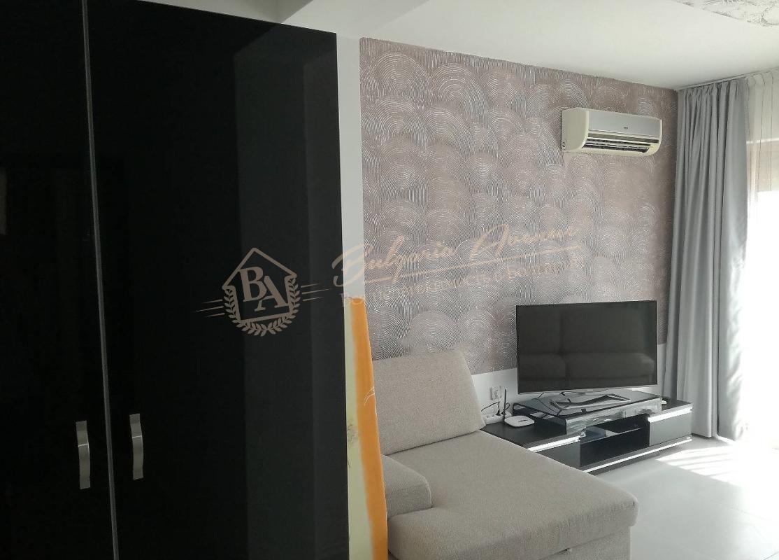 Apartment on the seafront with sea view and spacious terrace in Nessebar