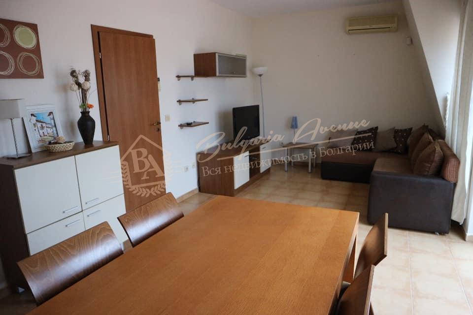 Three-bedroom apartment with furniture near the sea in Nessebar