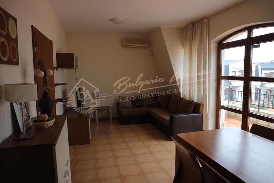 Three-bedroom apartment with furniture near the sea in Nessebar