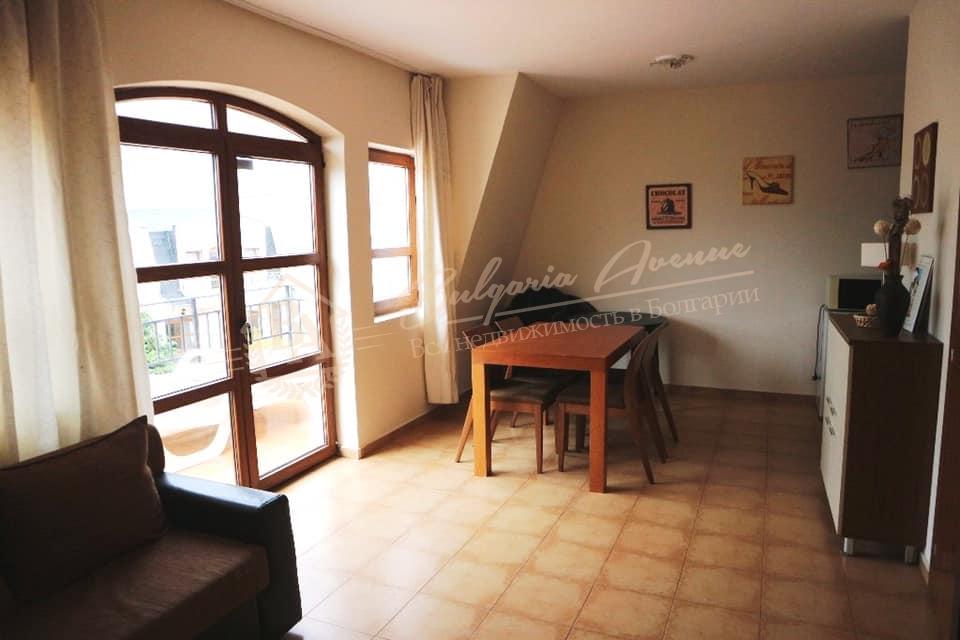 Three-bedroom apartment with furniture near the sea in Nessebar