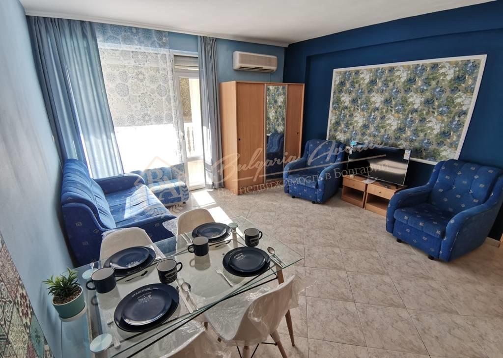 Three-bedroom, furnished apartment in a complex, Sunny Beach