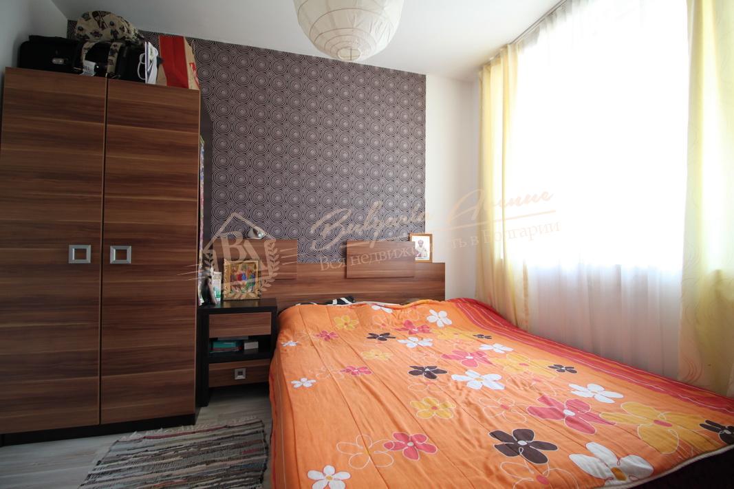 Three-bedroom apartment with furniture in a closed complex, Sunny Beach