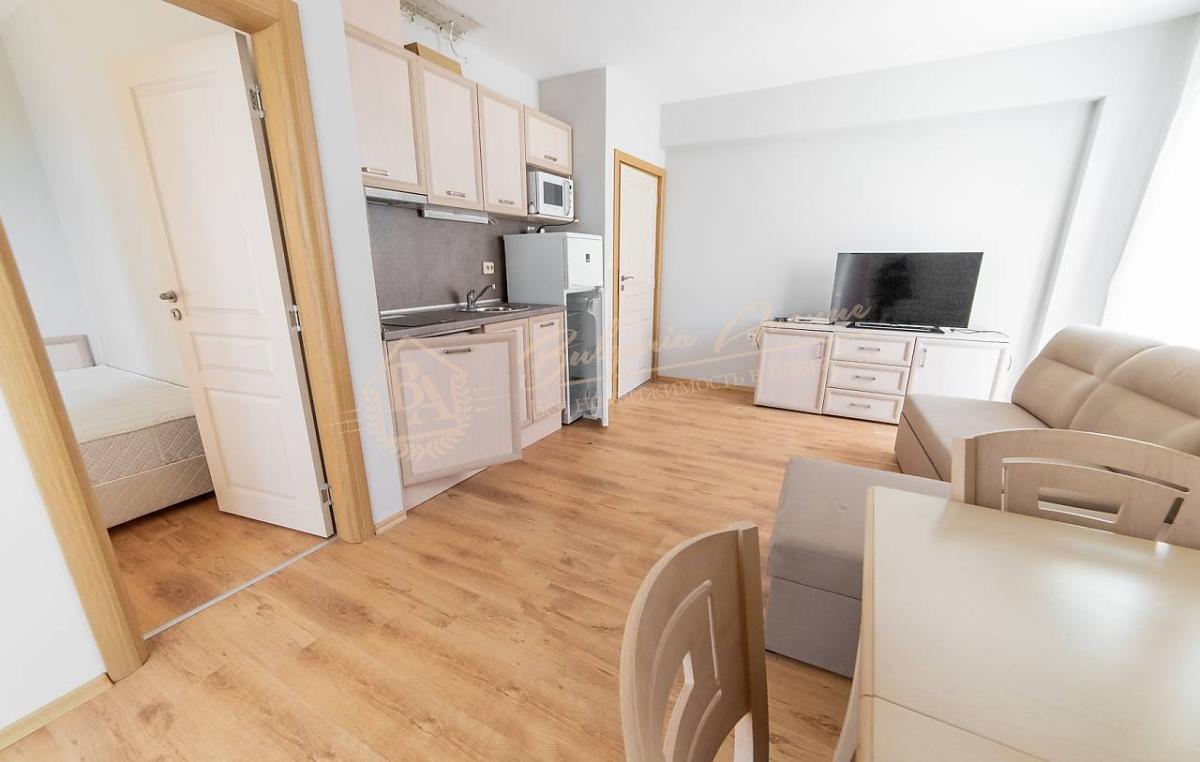 Three-bedroom apartment in a residential building with sea view in Ravda