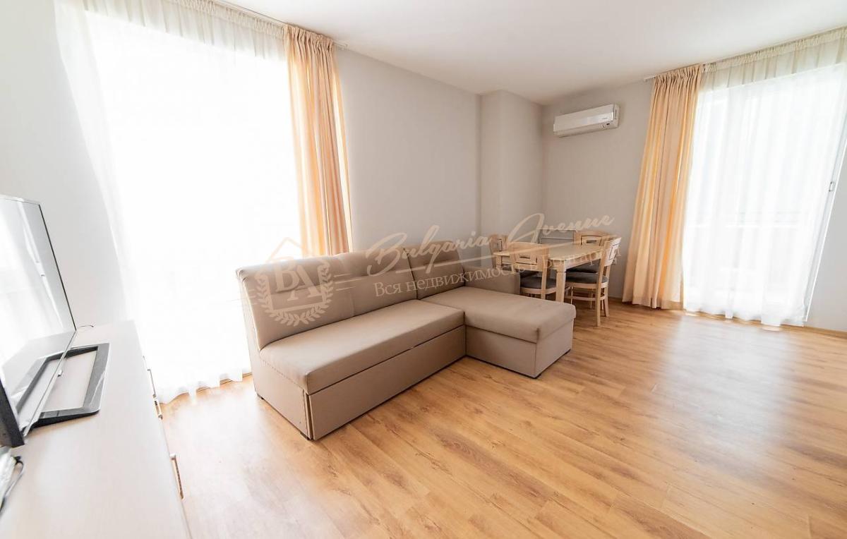 Three-bedroom apartment in a residential building with sea view in Ravda