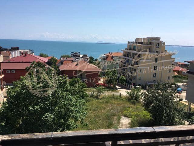 New three-bedroom apartment with sea view 150 m from the beach in Sveti Vlas