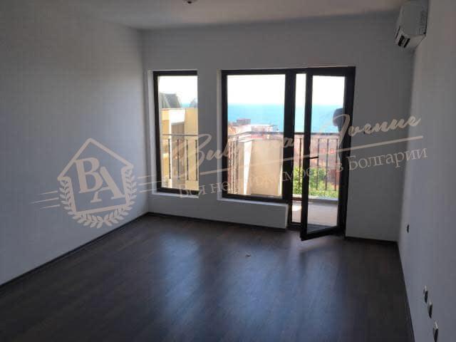New three-bedroom apartment with sea view 150 m from the beach in Sveti Vlas