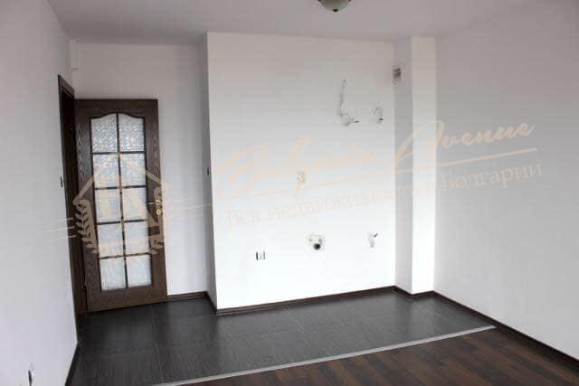 New three-bedroom apartment with sea view 150 m from the beach in Sveti Vlas