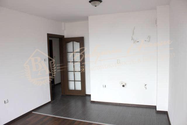 New three-bedroom apartment with sea view 150 m from the beach in Sveti Vlas