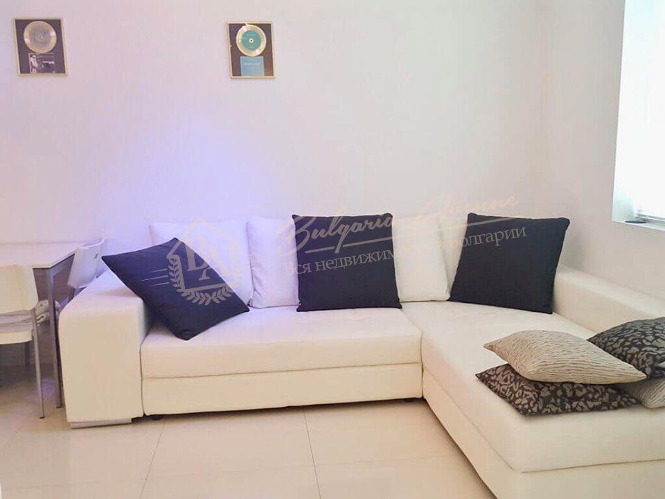 Beautifully Furnished Three-Bedroom Apartment in Sunny Beach 5 Minutes from the Beach