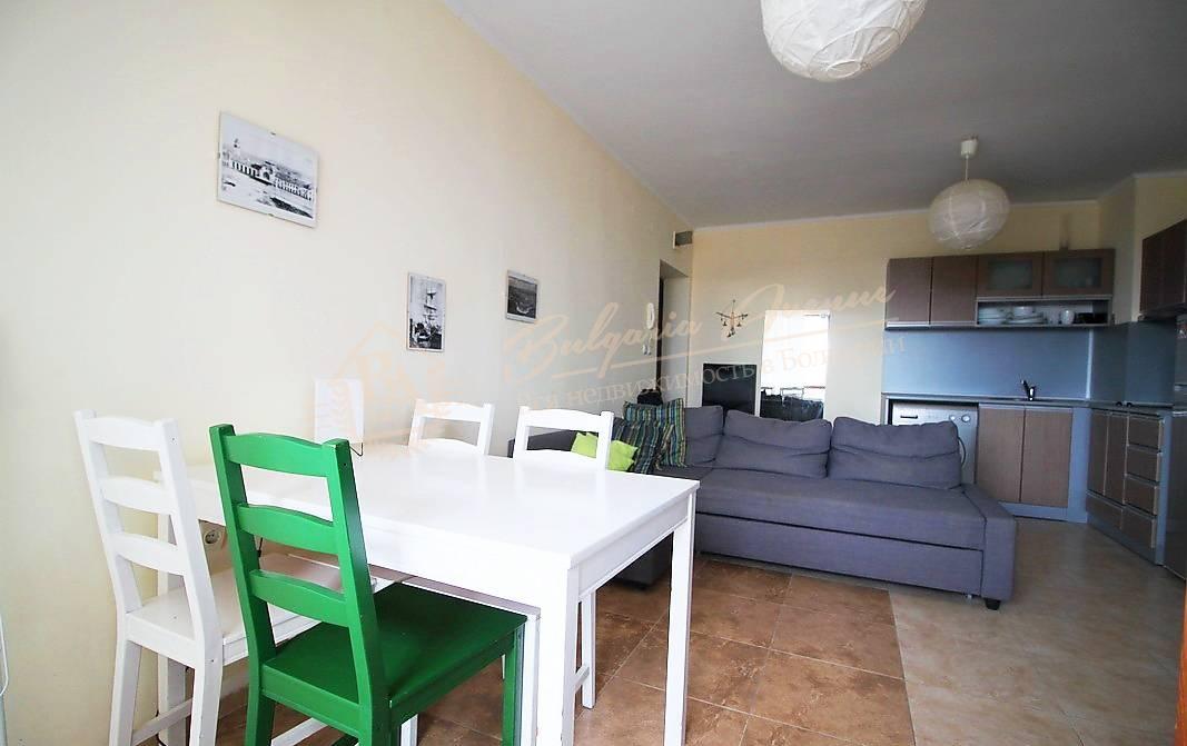 Spacious 2-bedroom apartment 120 m from the sea in Ravda